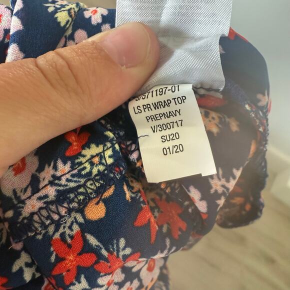 Banana Republic Navy Blue Floral Print Wrap Top Blouse Size Large - Picture 5 of 5